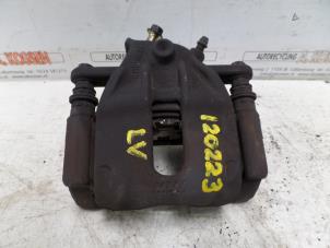 Używane Zacisk hamulcowy lewy przód Nissan Micra (K12) 1.4 16V Cena na żądanie oferowane przez N Kossen Autorecycling BV
