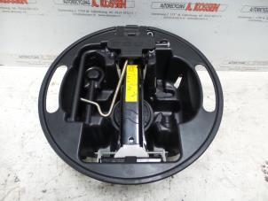 Begagnade Domkraft Renault Laguna II Grandtour (KG) 1.9 dCi 110 Pris på förfrågan erbjuds av N Kossen Autorecycling BV