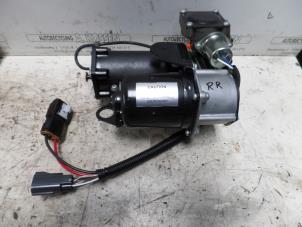 Nieuwe Luchtpomp (Vering) Landrover Range Rover Prijs € 588,06 Inclusief btw aangeboden door N Kossen Autorecycling BV