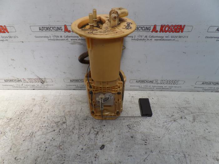 Dieselpomp van een Mercedes-Benz Sprinter 3,5t (906.73) 316 CDI 16V 2011