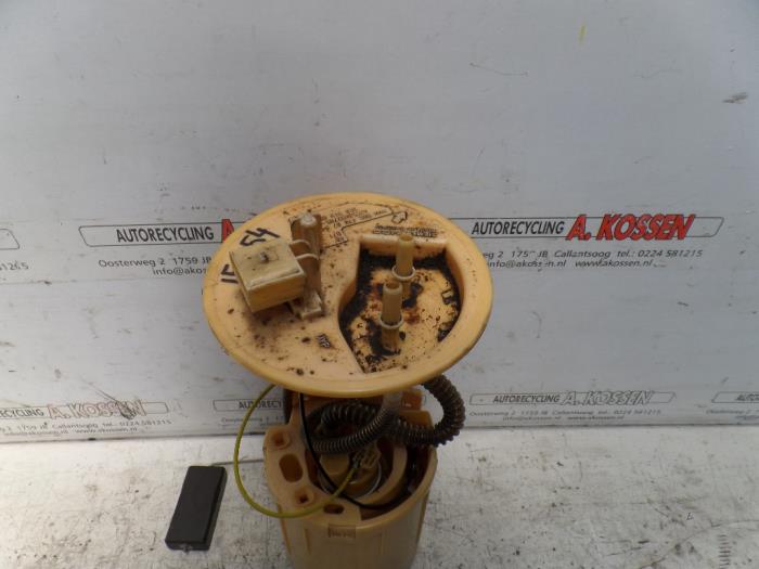 Dieselpomp van een Mercedes-Benz Sprinter 3,5t (906.73) 316 CDI 16V 2011