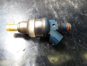 Gebruikte Injector (benzine injectie) Mazda 626 (GE14/74/84) 1.8i LX,GLX 16V Prijs op aanvraag aangeboden door N Kossen Autorecycling BV