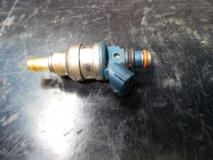 Gebruikte Injector (benzine injectie) Mazda 626 (GE14/74/84) 1.8i LX,GLX 16V Prijs op aanvraag aangeboden door N Kossen Autorecycling BV