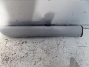 Gebruikte Rolgordijn achter Citroen C4 Picasso (UD/UE/UF) 2.0 16V Autom. Prijs op aanvraag aangeboden door N Kossen Autorecycling BV