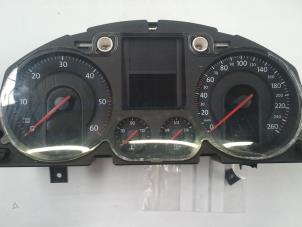 Gebruikte Instrumentenpaneel Volkswagen Passat Variant (3C5) 2.0 TDI 140 Prijs op aanvraag aangeboden door N Kossen Autorecycling BV