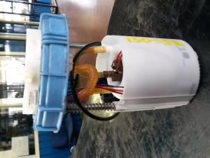 Begagnade Bensinpump Smart Fortwo Coupé (451.3) 1.0 45 KW Pris på förfrågan erbjuds av N Kossen Autorecycling BV