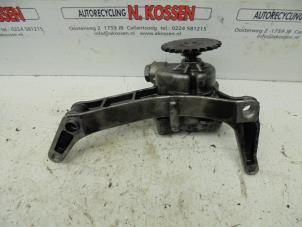 Begagnade Oljepump Kia Sorento Pris på förfrågan erbjuds av N Kossen Autorecycling BV