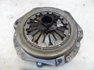 Begagnade Kopplingssats (komplett) Renault Twingo II (CN) 1.2 16V Pris på förfrågan erbjuds av N Kossen Autorecycling BV