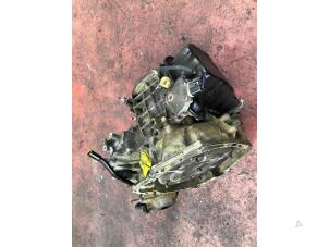 Begagnade Växellåda Ford Mondeo II Wagon 1.8i 16V E2/96 EEC Pris på förfrågan erbjuds av N Kossen Autorecycling BV