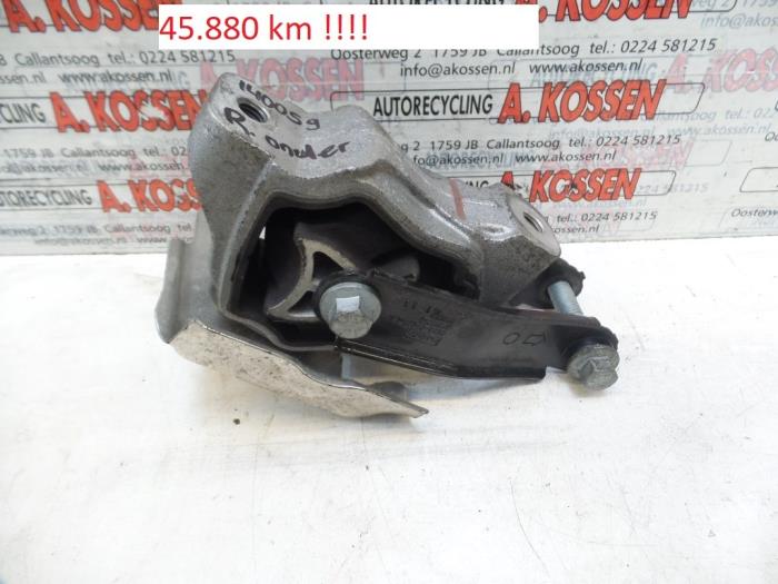 Motorfäste från en Volvo XC60 I (DZ) 3.2 24V AWD 2012