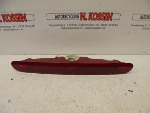 Begagnade Tredje bromsljus Renault Laguna II (BG) 1.8 16V Pris på förfrågan erbjuds av N Kossen Autorecycling BV