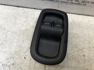 Gebruikte Elektrisch Raam Schakelaar Ford Transit Prijs op aanvraag aangeboden door N Kossen Autorecycling BV