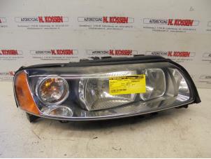 Begagnade Strålkastare, höger Volvo S60 I (RS/HV) 2.4 20V 140 Pris på förfrågan erbjuds av N Kossen Autorecycling BV