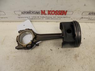 Gebruikte Zuiger Opel Zafira Prijs op aanvraag aangeboden door N Kossen Autorecycling BV