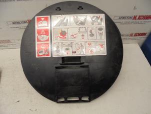 Begagnade Verktygssats Renault Modus/Grand Modus (JP) 1.6 16V Pris på förfrågan erbjuds av N Kossen Autorecycling BV