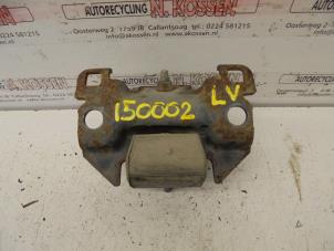 Gebruikte Motorsteun Nissan Navara (D40) 2.5 dCi 16V 4x4 Prijs op aanvraag aangeboden door N Kossen Autorecycling BV