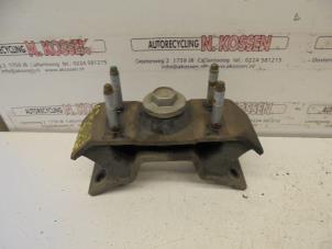 Begagnade Fäste, växellåda Hyundai H300 Pris på förfrågan erbjuds av N Kossen Autorecycling BV