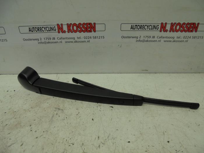 Bakre torkararm från en Volkswagen UP 2015