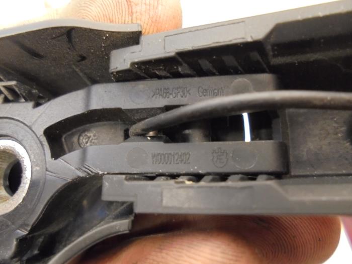 Bakre torkararm från en Volkswagen UP 2015