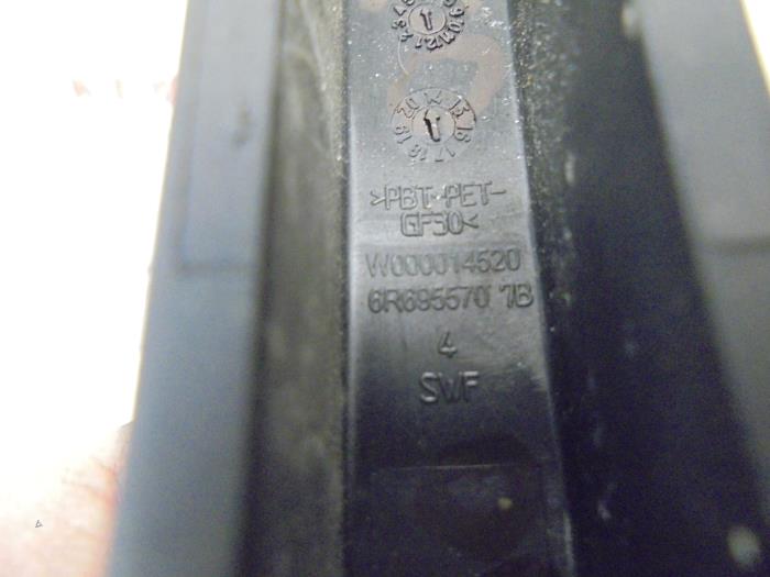 Bakre torkararm från en Volkswagen UP 2015