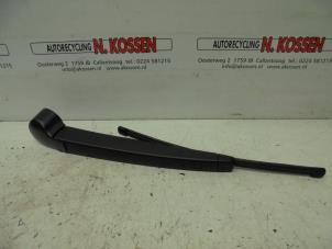 Begagnade Bakre torkararm Volkswagen UP Pris på förfrågan erbjuds av N Kossen Autorecycling BV