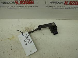 Begagnade Körhöjdkontroll, höger fram Landrover Discovery III (LAA/TAA) 2.7 TD V6 Pris på förfrågan erbjuds av N Kossen Autorecycling BV