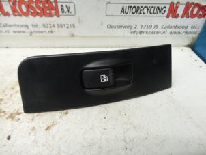 Gebruikte Raam schakelaar elektrisch Hyundai Matrix 1.6 16V Prijs op aanvraag aangeboden door N Kossen Autorecycling BV