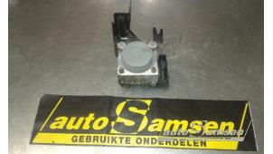 Gebruikte ABS Pomp Renault Clio III (BR/CR) 1.2 16V 75 Prijs € 75,00 Margeregeling aangeboden door Auto Samsen B.V.