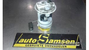Gebruikte Brandstofpomp Elektrisch Renault Clio III Estate/Grandtour (KR) 1.2 16V TCE 100 Prijs € 50,00 Margeregeling aangeboden door Auto Samsen B.V.