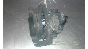 Gebruikte Remklauw (Tang) links-achter BMW 5 serie Touring (E61) 530i 24V Prijs € 40,00 Margeregeling aangeboden door Auto Samsen B.V.