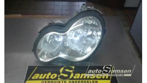 Begagnade Strålkastare, vänster Mercedes C Combi (S203) 1.8 C-180K 16V Pris € 75,00 Marginaltabell erbjuds av Auto Samsen B.V.