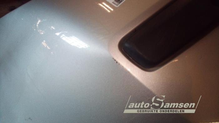 Bakre stötfångare från en Renault Clio III (BR/CR) 1.4 16V 2006