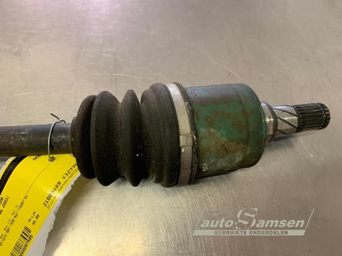 Drivaxel, vänster fram från en Suzuki Ignis (FH) 1.3 16V 2003