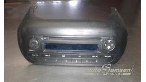 Używane Radioodtwarzacz CD Citroen Nemo (AA) 1.3 HDi 75 Cena € 100,00 Procedura marży oferowane przez Auto Samsen B.V.