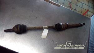 Begagnade Drivaxel, höger fram Renault Clio III (BR/CR) 1.2 16V TCe 100 Pris € 50,00 Marginaltabell erbjuds av Auto Samsen B.V.