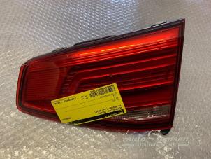 Gebruikte Achterlicht rechts Volkswagen Passat Variant (3G5) 2.0 TDI 16V 150 Prijs € 75,00 Margeregeling aangeboden door Auto Samsen B.V.