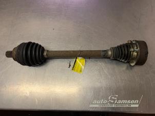 Begagnade Drivaxel, vänster fram Seat Leon (1P1) 1.6 Pris € 50,00 Marginaltabell erbjuds av Auto Samsen B.V.