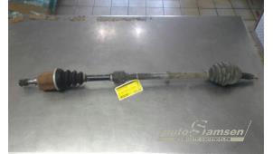 Używane Os napedowa prawy przód Nissan Note (E11) 1.4 16V Cena € 50,00 Procedura marży oferowane przez Auto Samsen B.V.