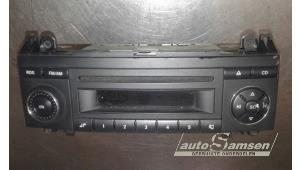 Begagnade Radio Mercedes A (W169) 2.0 A-160 CDI 16V Pris € 150,00 Marginaltabell erbjuds av Auto Samsen B.V.