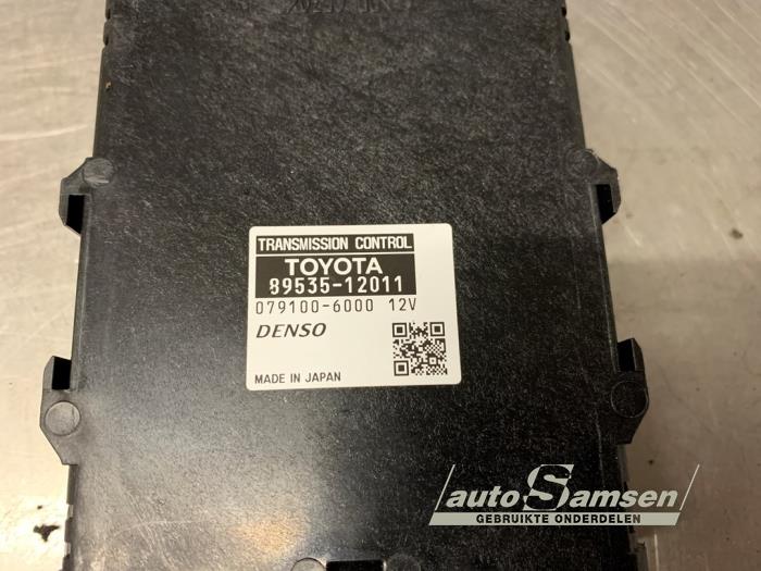 Dator, automatisk växellåda från en Toyota Auris Touring Sports (E18) 1.8 16V Hybrid 2014