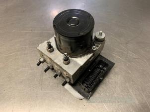 Używane Pompa ABS Volkswagen Polo V (6R) 1.2 TDI 12V BlueMotion Cena € 100,00 Procedura marży oferowane przez Auto Samsen B.V.