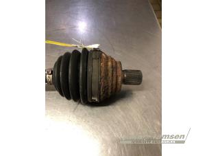 Begagnade Drivaxel, vänster fram Skoda Octavia Combi (1Z5) 1.2 TSI Pris € 50,00 Marginaltabell erbjuds av Auto Samsen B.V.