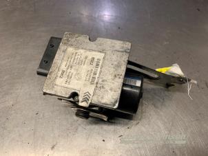 Begagnade ABS-pump Lancia Ypsilon (843) 1.4 16V Pris € 75,00 Marginaltabell erbjuds av Auto Samsen B.V.