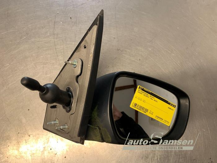 Spiegel Buiten rechts van een Suzuki Celerio (LF) 1.0 12V Dualjet 2015