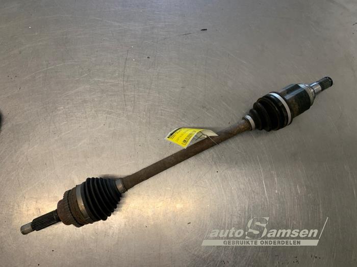 Aandrijfas links-voor van een Suzuki Celerio (LF) 1.0 12V Dualjet 2015