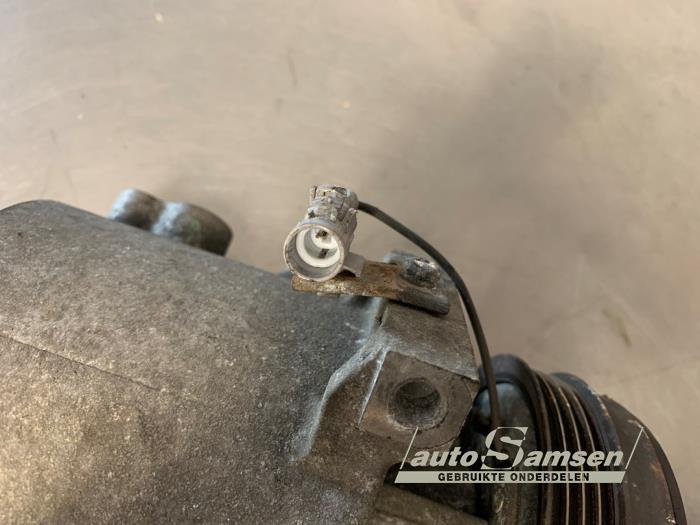 Luftkonditioneringspump från en Suzuki Celerio (LF) 1.0 12V Dualjet 2015