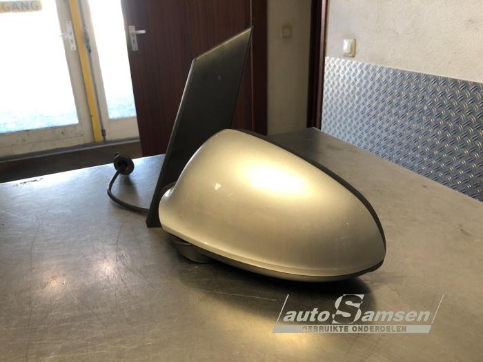 Buitenspiegel links van een Opel Astra J Sports Tourer (PD8/PE8/PF8) 1.4 16V ecoFLEX 2012