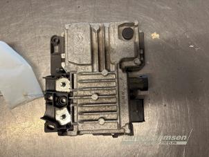 Używane Sterownik Start/Stop Peugeot 208 I (CA/CC/CK/CL) 1.6 Blue HDi 100 Cena € 60,00 Procedura marży oferowane przez Auto Samsen B.V.