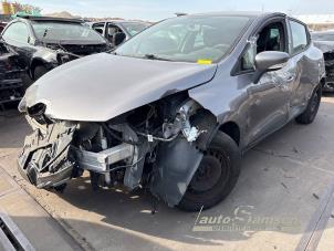 Gebruikte Versnellingsbak Renault Clio IV (5R) 1.5 Energy dCi 90 FAP Prijs € 400,00 Margeregeling aangeboden door Auto Samsen B.V.