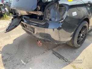 Begagnade Bakre stötfångare BMW 1 serie (F20) 116d 1.6 16V Efficient Dynamics Pris € 250,00 Marginaltabell erbjuds av Auto Samsen B.V.